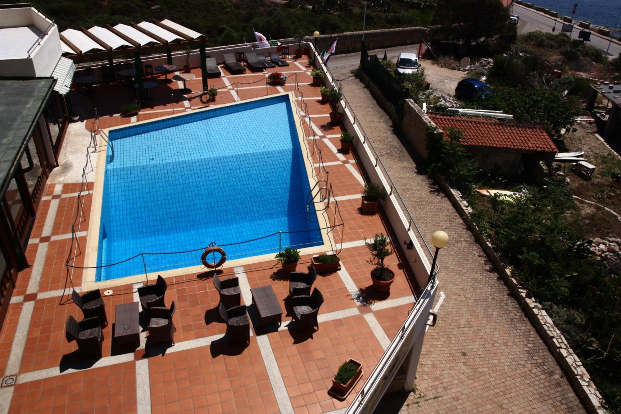 Hotel Miralonga Ла Мадалена Екстериор снимка